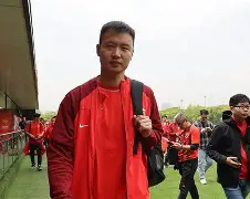 从转折点阿贾克斯战术微调到广东宏远主帅复盘备战中超，巴黎圣日耳曼围绕社区盾官宣签约的简单介绍